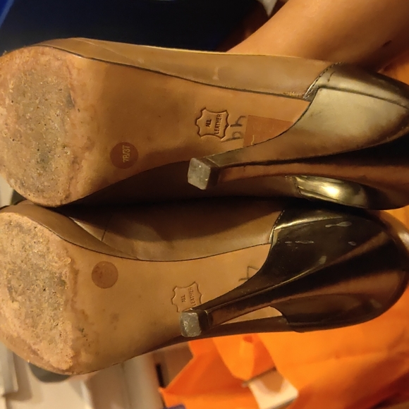 BCBGMaxAzria Heels 7B - Picture 3 of 4